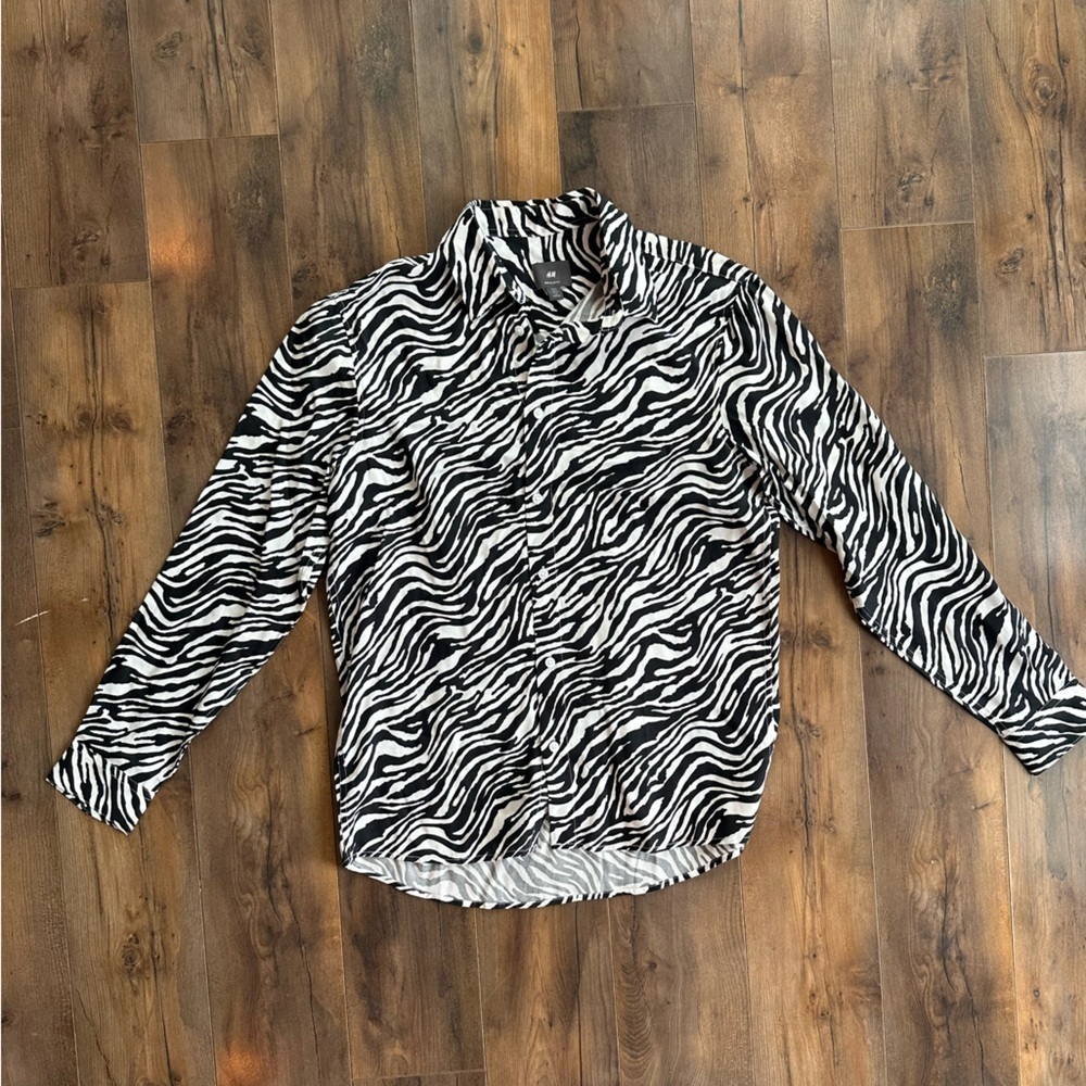 H&M Zebra Print Button Down Shirt Small Black White Animal Print Trendy